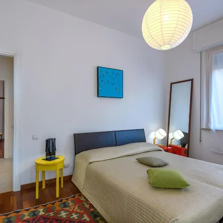 Apartment Guesthost - Trieste 153 Cozy Balcony Pesaro