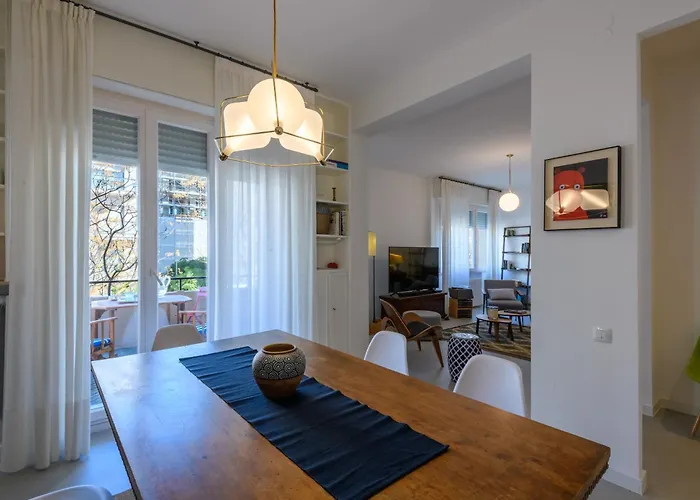 Guesthost - Trieste 153 Cozy Balcony Apartment *