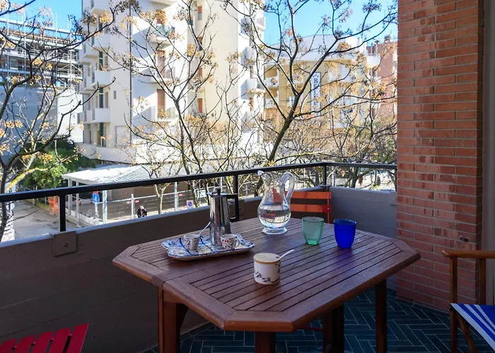Guesthost - Trieste 153 Cozy Balcony شقة بيزارو